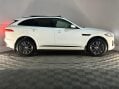 Jaguar F-Pace R-SPORT AWD 4