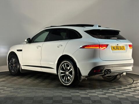 Jaguar F-Pace R-SPORT AWD 9