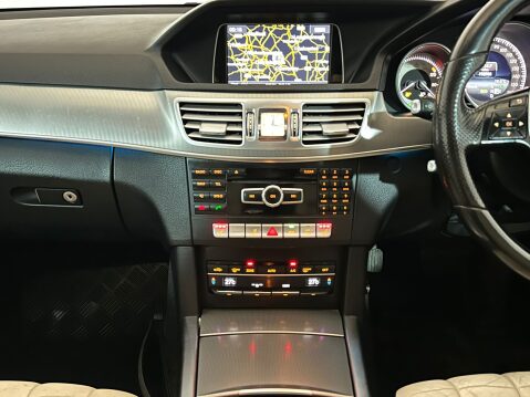 Mercedes-Benz E Class E220 BLUETEC SE 12