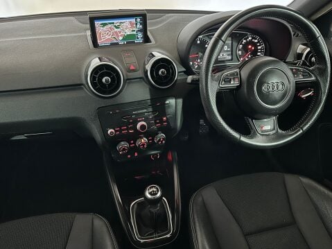 Audi A1 SPORTBACK TDI BLACK EDITION 12