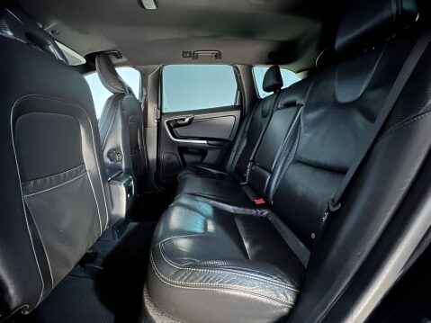 Volvo XC60 D5 R-DESIGN NAV AWD 19