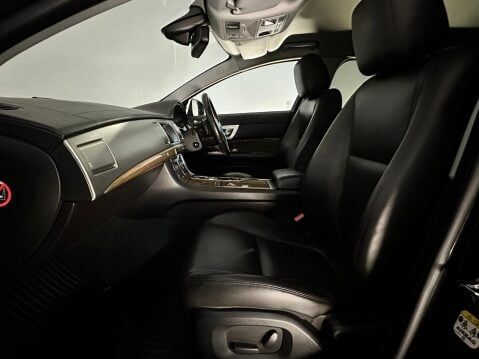 Jaguar XF D PREMIUM LUXURY SPORTBRAKE 17