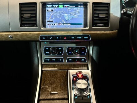 Jaguar XF D PREMIUM LUXURY SPORTBRAKE 14