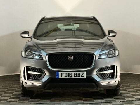Jaguar F-Pace R-SPORT AWD 2