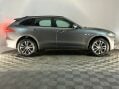 Jaguar F-Pace R-SPORT AWD 4