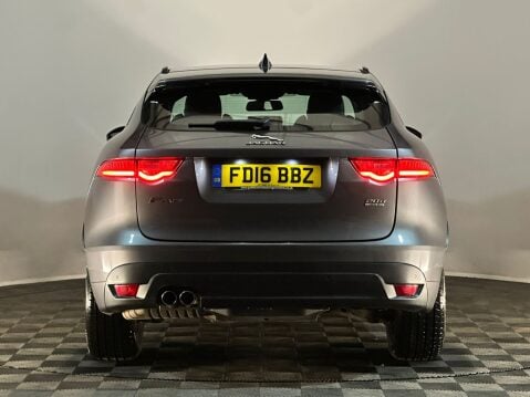 Jaguar F-Pace R-SPORT AWD 7