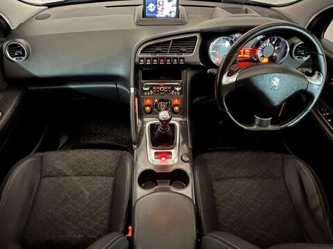 Peugeot 3008 BLUE HDI S/S ALLURE 10