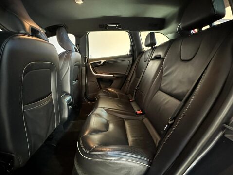 Volvo XC60 D4 R-DESIGN NAV 19