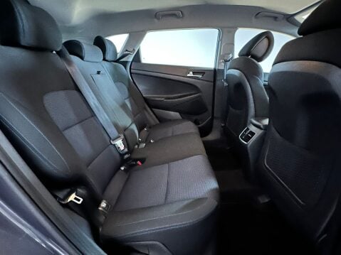 Hyundai TUCSON CRDI SE NAV BLUE DRIVE 17