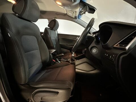 Hyundai TUCSON CRDI SE NAV BLUE DRIVE 15
