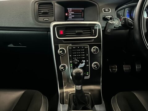 Volvo V60 D3 R-DESIGN 14