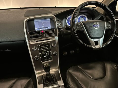 Volvo XC60 D5 R-DESIGN AWD 12