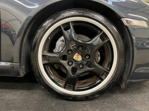 Porsche 911 3.6 997 Carrera 2dr 37