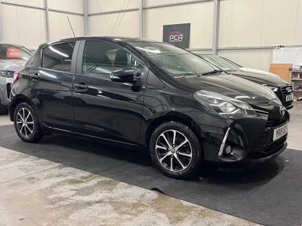 Toyota Yaris 1.5 VVT-h Icon Tech E-CVT Euro 6 (s/s) 5dr
