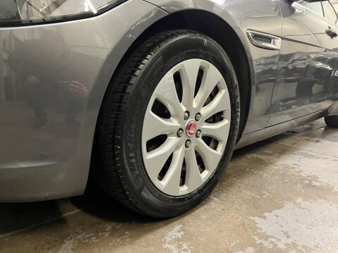 Jaguar XE 2.0d Prestige Auto Euro 6 (s/s) 4dr 49