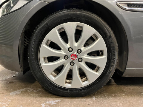 Jaguar XE 2.0d Prestige Auto Euro 6 (s/s) 4dr 50