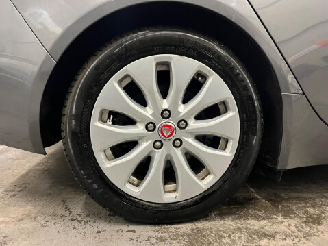Jaguar XE 2.0d Prestige Auto Euro 6 (s/s) 4dr 52