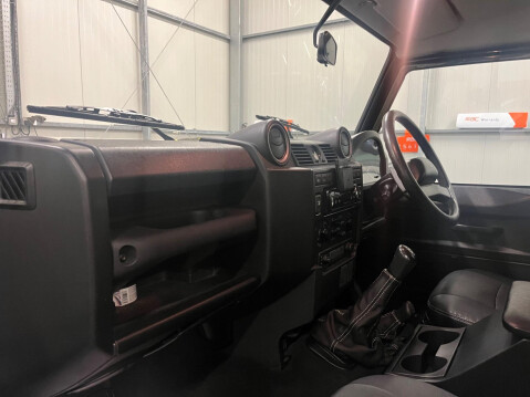 Land Rover Defender 2.4 TDCi County 4WD MWB Euro 4 5dr 11