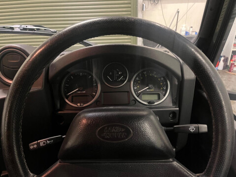 Land Rover Defender 2.4 TDCi County 4WD MWB Euro 4 5dr 16