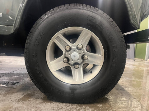 Land Rover Defender 2.4 TDCi County 4WD MWB Euro 4 5dr 44