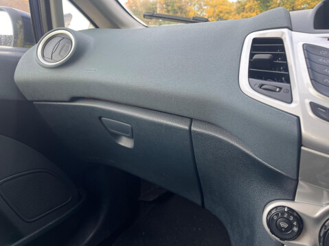 Ford Fiesta 1.4 Zetec 3dr 21