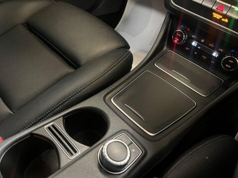 Mercedes-Benz A Class 1.5 A180d Sport (Executive) 7G-DCT Euro 6 (s/s) 5dr 27