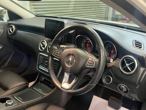Mercedes-Benz A Class 1.5 A180d Sport (Executive) 7G-DCT Euro 6 (s/s) 5dr 8
