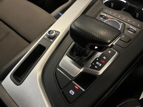 Audi A4 2.0 TDI ultra S line S Tronic Euro 6 (s/s) 5dr 23