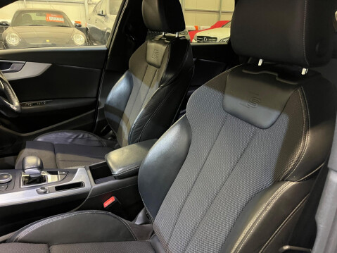 Audi A4 2.0 TDI ultra S line S Tronic Euro 6 (s/s) 5dr 12