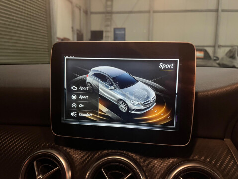 Mercedes-Benz A Class 1.6 A180 AMG Line (Premium) 7G-DCT Euro 6 (s/s) 5dr 39