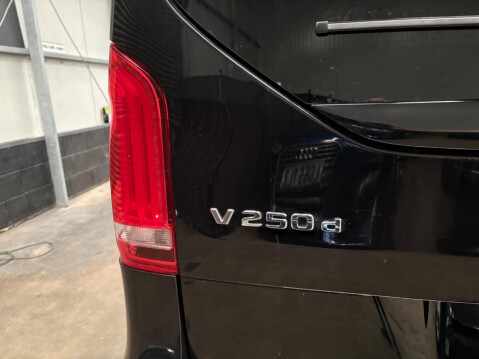 Mercedes-Benz V Class 2.2 V250d AMG Line G-Tronic+ Euro 6 (s/s) 5dr 8 Seat XLWB 45