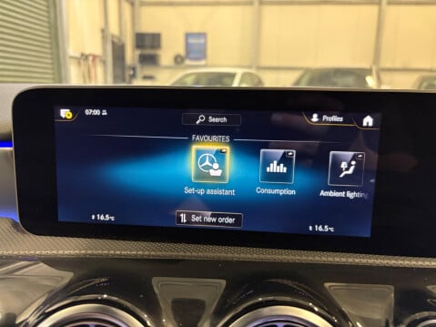 Mercedes-Benz A Class 1.3 A200 AMG Line (Premium) 7G-DCT Euro 6 (s/s) 5dr 29