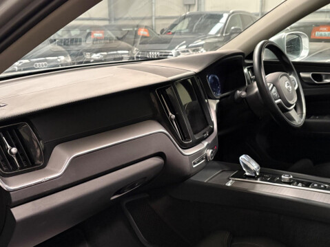 Volvo XC60 2.0 B5 MHEV Inscription Pro Auto AWD Euro 6 (s/s) 5dr 9