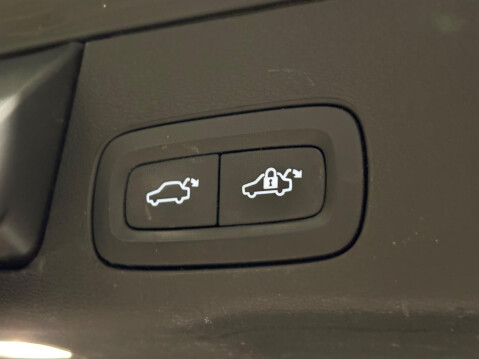 Volvo XC60 2.0 B5 MHEV Inscription Pro Auto AWD Euro 6 (s/s) 5dr 43