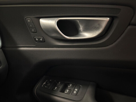 Volvo XC60 2.0 B5 MHEV Inscription Pro Auto AWD Euro 6 (s/s) 5dr 19