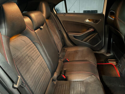 Mercedes-Benz A Class 1.5 A180d AMG Line Euro 6 (s/s) 5dr 10