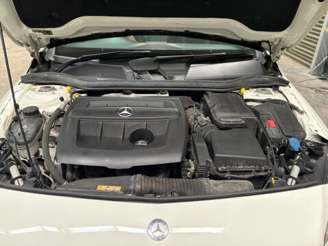 Mercedes-Benz A Class 1.5 A180d AMG Line Euro 6 (s/s) 5dr 52