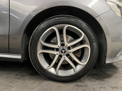 Mercedes-Benz A Class 2.1 A200d Sport Edition Plus 7G-DCT Euro 6 (s/s) 5dr 61
