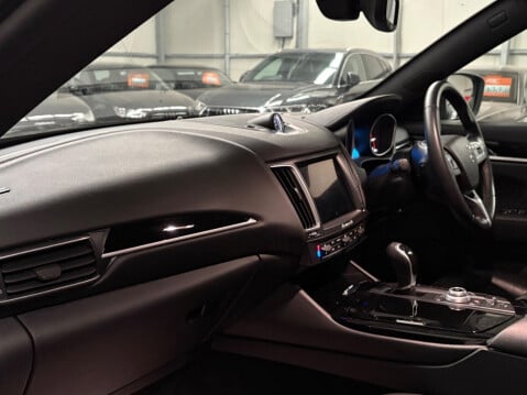 Maserati Levante 3.0D V6 ZF 4WD Euro 6 (s/s) 5dr 13