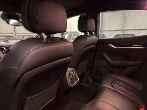 Maserati Levante 3.0D V6 ZF 4WD Euro 6 (s/s) 5dr 16