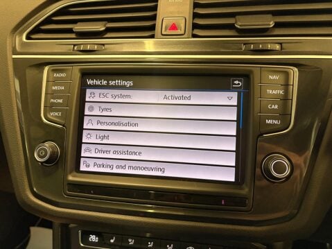 Volkswagen Tiguan 2.0 TDI BlueMotion Tech R-Line DSG 4Motion Euro 6 (s/s) 5dr 35