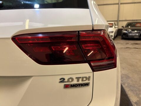 Volkswagen Tiguan 2.0 TDI BlueMotion Tech R-Line DSG 4Motion Euro 6 (s/s) 5dr 49