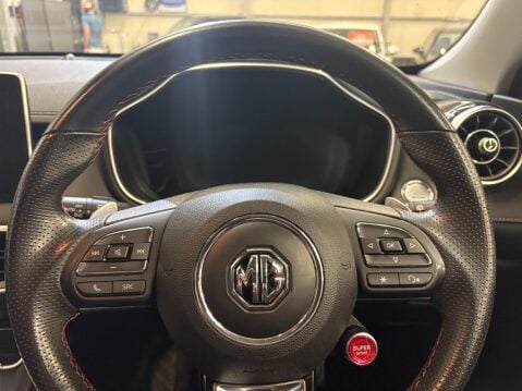 MG HS 1.5 T-GDI Trophy DCT Euro 6 (s/s) 5dr 17
