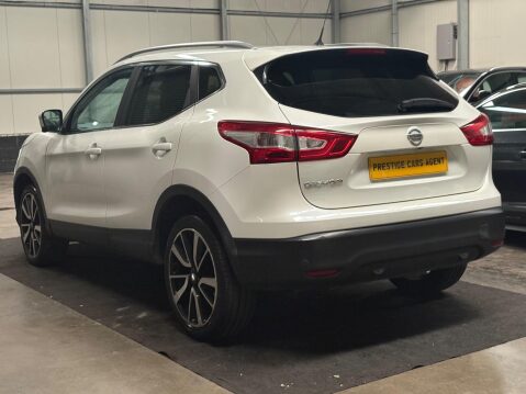 Nissan Qashqai 1.2 DIG-T Tekna 2WD Euro 6 (s/s) 5dr 4