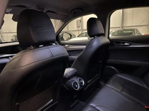 Alfa Romeo Stelvio 2.2 TD Super Auto Q4 AWD Euro 6 (s/s) 5dr 12
