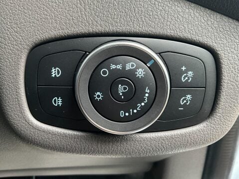 Ford Transit Connect 1.5 240 EcoBlue Limited L1 Euro 6 (s/s) 5dr 32