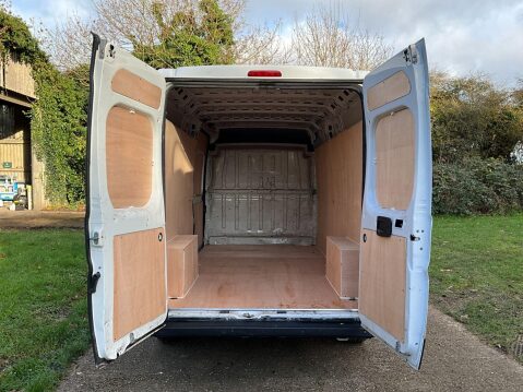 Peugeot Boxer 2.2 BlueHDi 335 Professional L3 H2 Euro 6 (s/s) 5dr 8