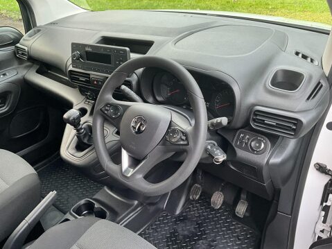 Vauxhall Combo 1.5 Turbo D 2000 Dynamic L1 H1 Euro 6 5dr 9