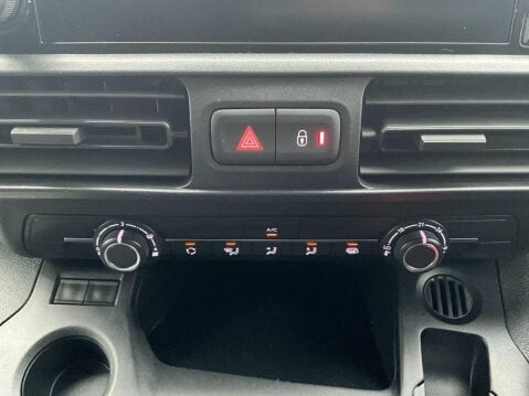 Vauxhall Combo 1.5 Turbo D 2000 Sportive Panel Van 5dr Diesel Manual L1 H1 Euro 6 (100 ps) 36