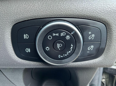 Ford Transit Custom 2.0 320 EcoBlue Limited Panel Van 5dr Diesel Auto L2 H2 Euro 6 (170 ps) 36